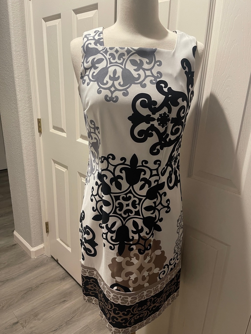 Vintage Dressbarn  White Sleeveless Dress with Black and Brown Scroll Print